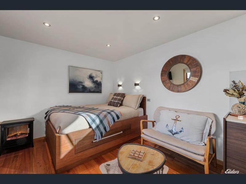 Ferienwohnung Salt Box Hideaway Strahan Exterior foto